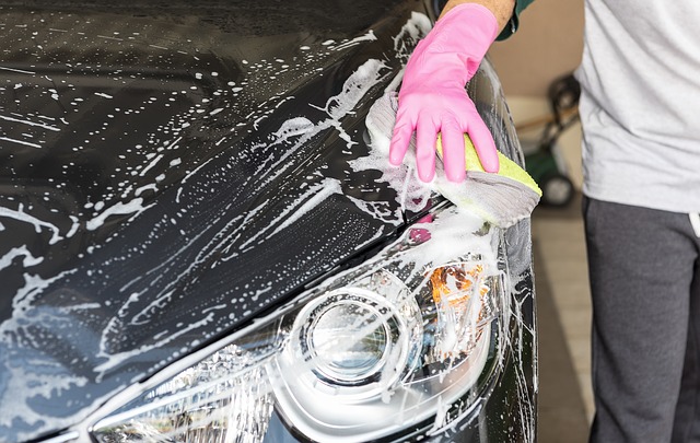 ruční mytí auta